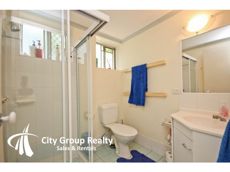 8/3 Redondo Avenue, Miami QLD 4220