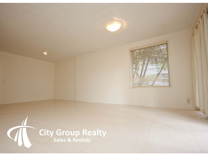 4/111 Old Burleigh Road, Broadbeach QLD 4218