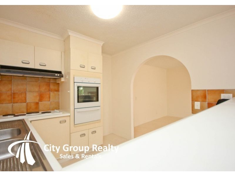 4/111 Old Burleigh Road, Broadbeach QLD 4218