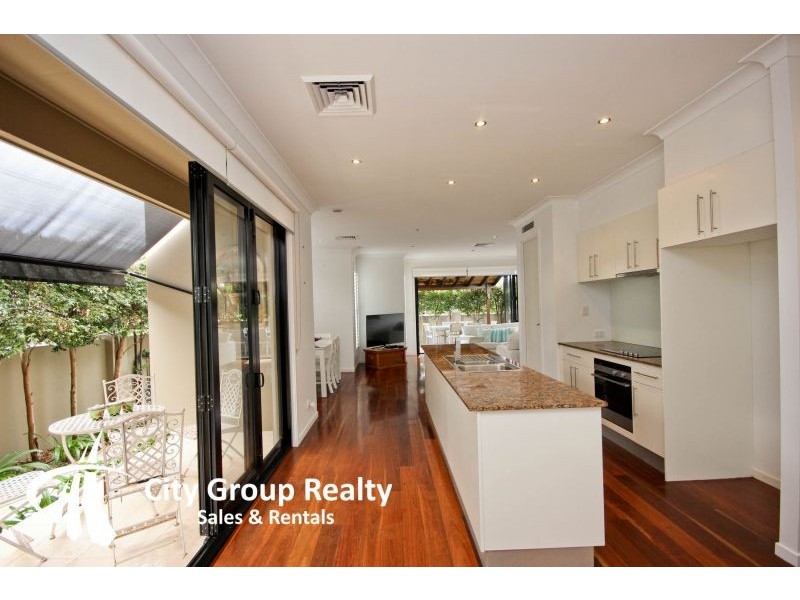 44 Dawn Parade, Miami QLD 4220