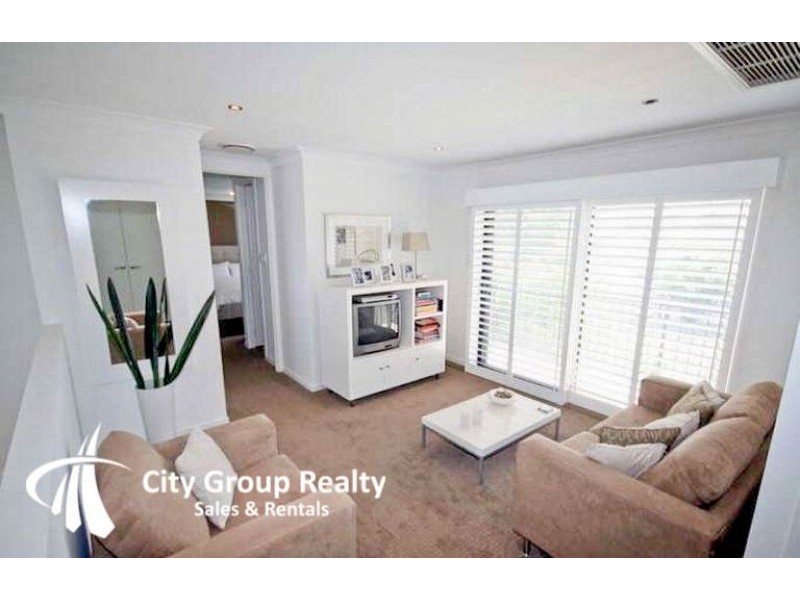 44 Dawn Parade, Miami QLD 4220