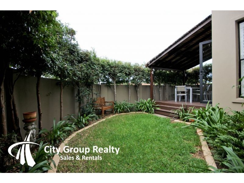44 Dawn Parade, Miami QLD 4220