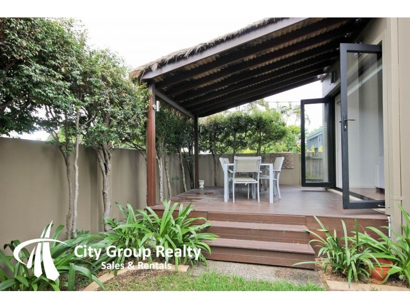 44 Dawn Parade, Miami QLD 4220