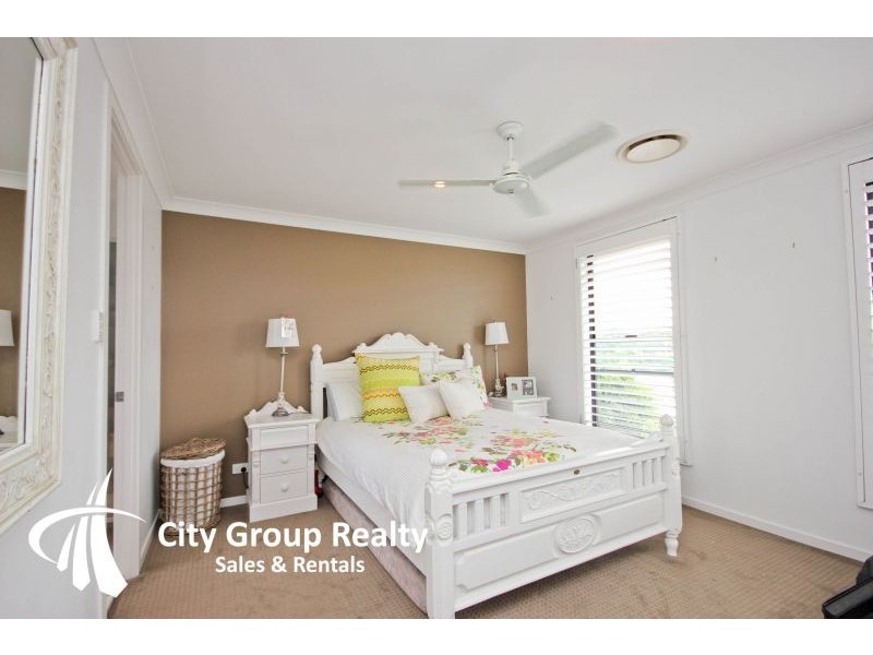 44 Dawn Parade, Miami QLD 4220
