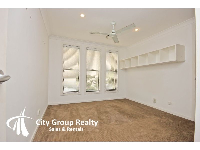 44 Dawn Parade, Miami QLD 4220