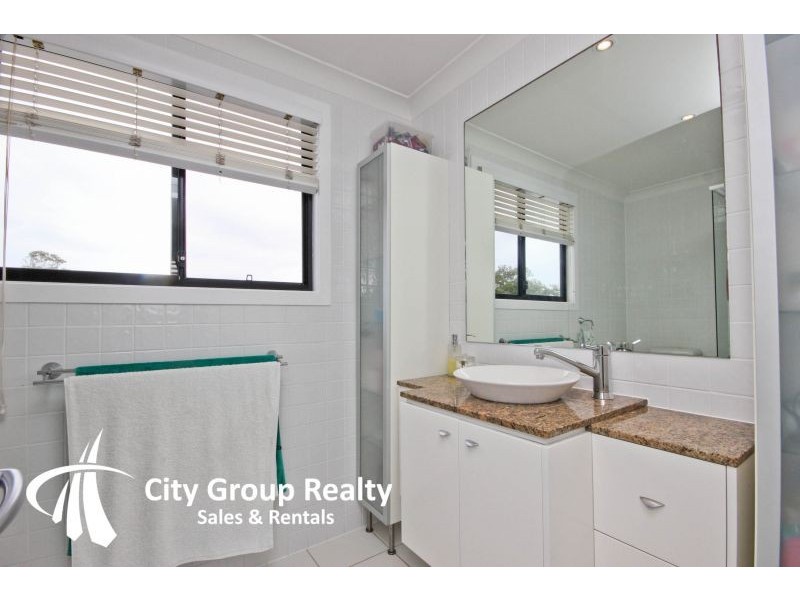 44 Dawn Parade, Miami QLD 4220