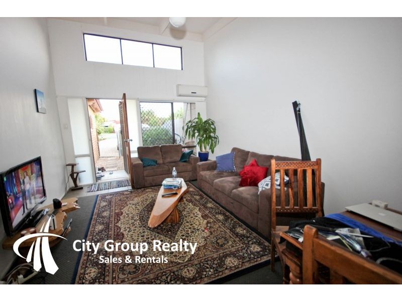 2-16 Crimson Court, Miami QLD 4220