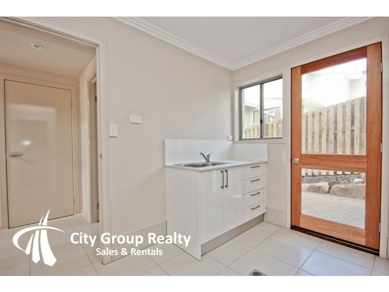 37B Diamantina Circuit, Pacific Pines QLD 4211