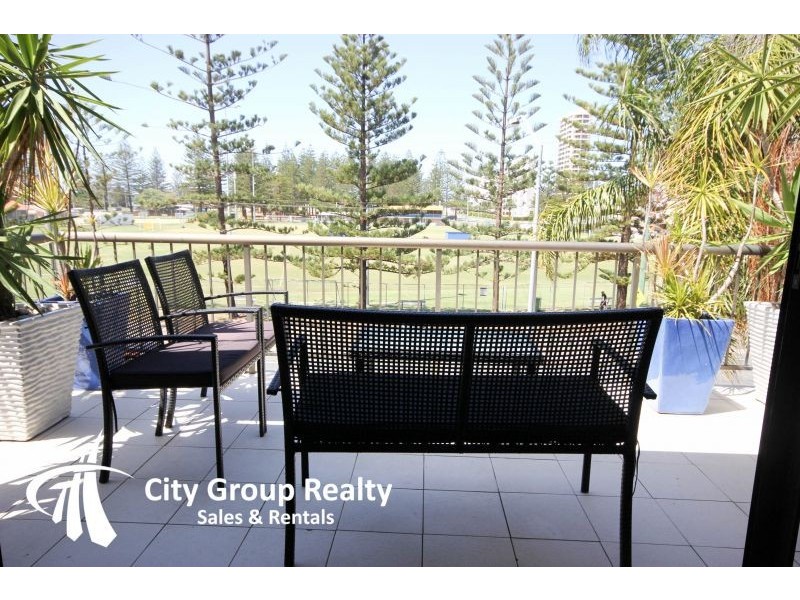 5/152 Surf, Broadbeach QLD 4218