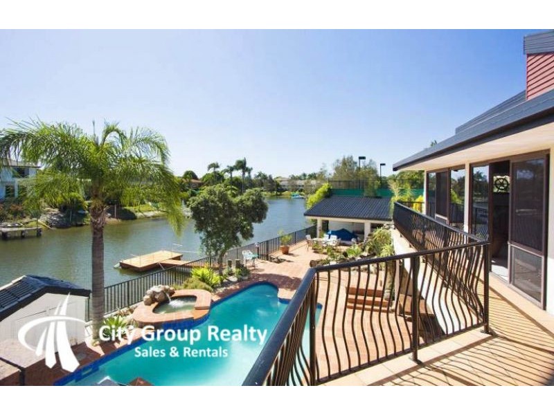 3 Witt Avenue, Carrara QLD 4211