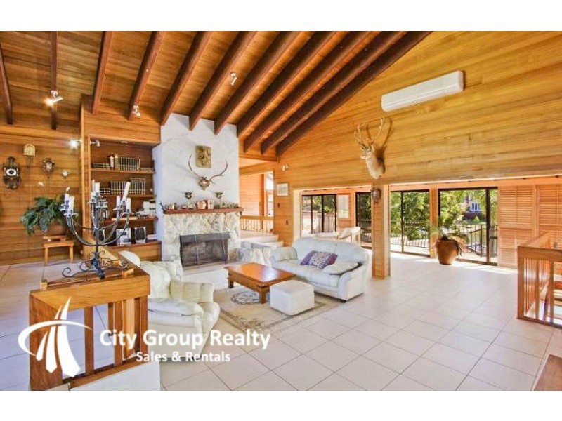 3 Witt Avenue, Carrara QLD 4211