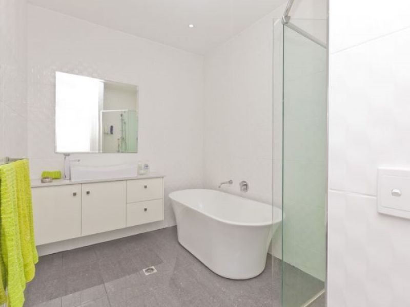 16B Darel Drive, Ashmore QLD 4214
