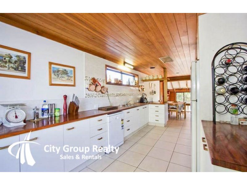 3 Witt Avenue, Carrara QLD 4211