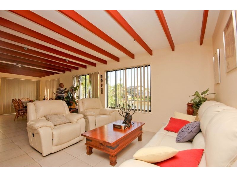 2/3 Witt Avenue, Carrara QLD 4211