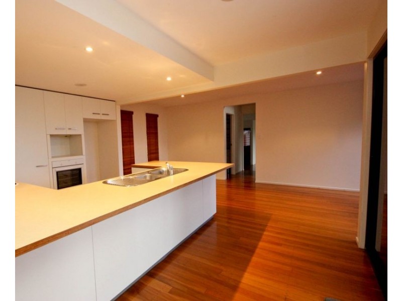 3 Buckingham Way, Elanora QLD 4221