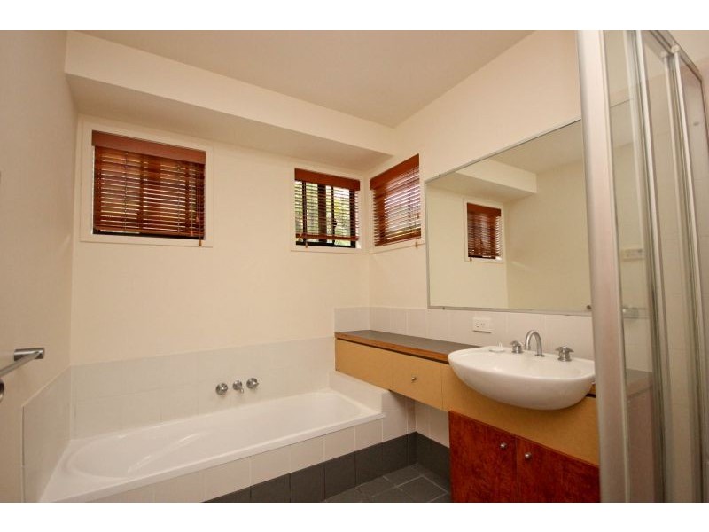 3 Buckingham Way, Elanora QLD 4221