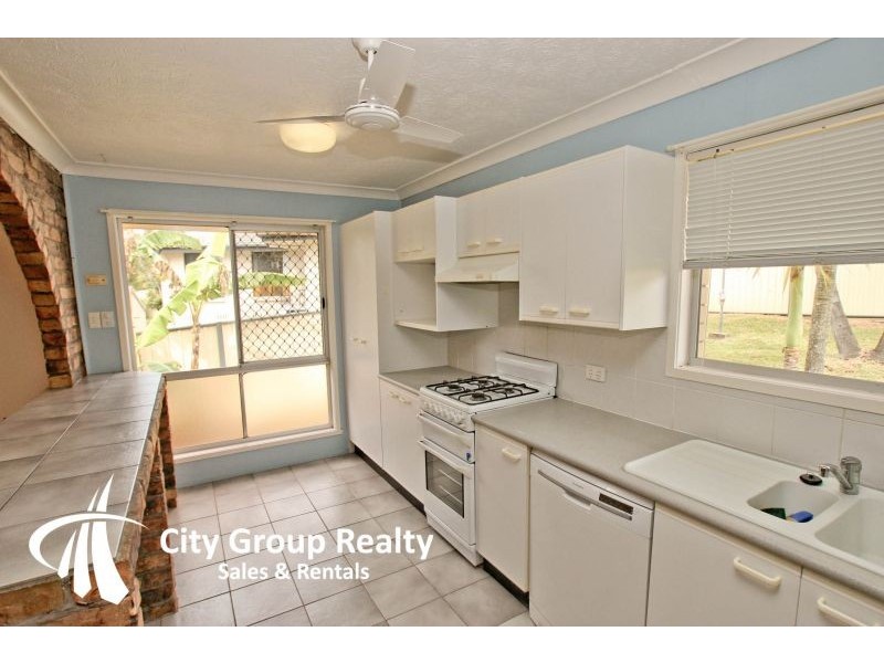 10 Tongarra Street, Southport QLD 4215