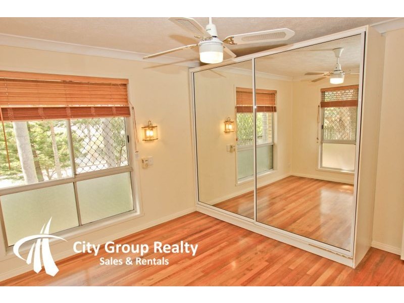 10 Tongarra Street, Southport QLD 4215