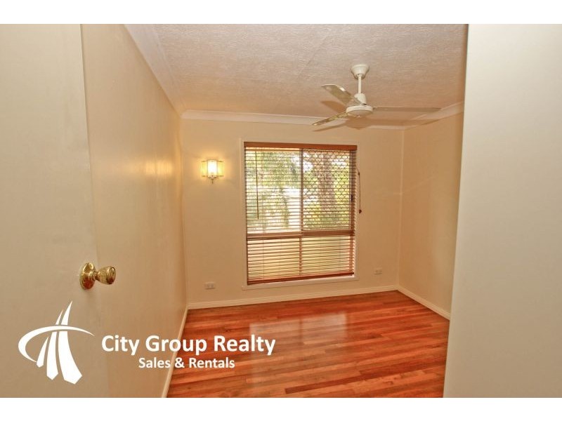 10 Tongarra Street, Southport QLD 4215