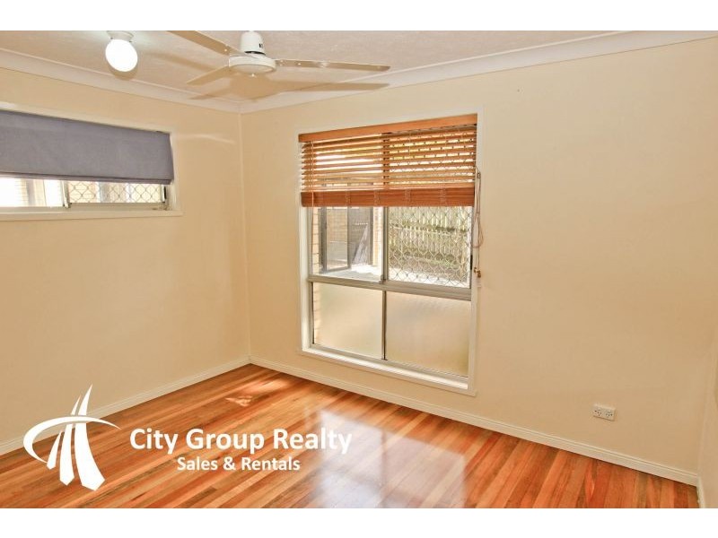 10 Tongarra Street, Southport QLD 4215