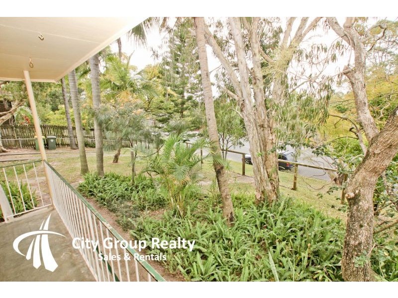 10 Tongarra Street, Southport QLD 4215