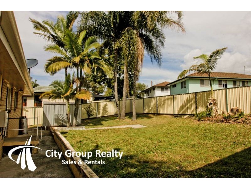 10 Tongarra Street, Southport QLD 4215