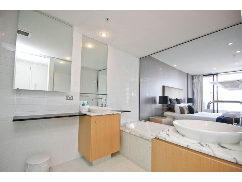 1302 “Aria” Albert Avenue, Broadbeach QLD 4218
