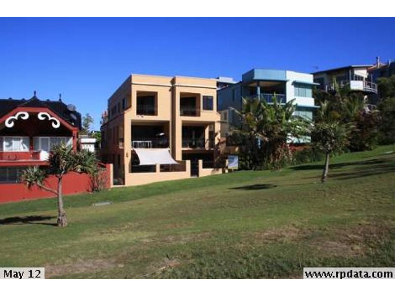 1/3 Brakes Crs, Miami QLD 4220