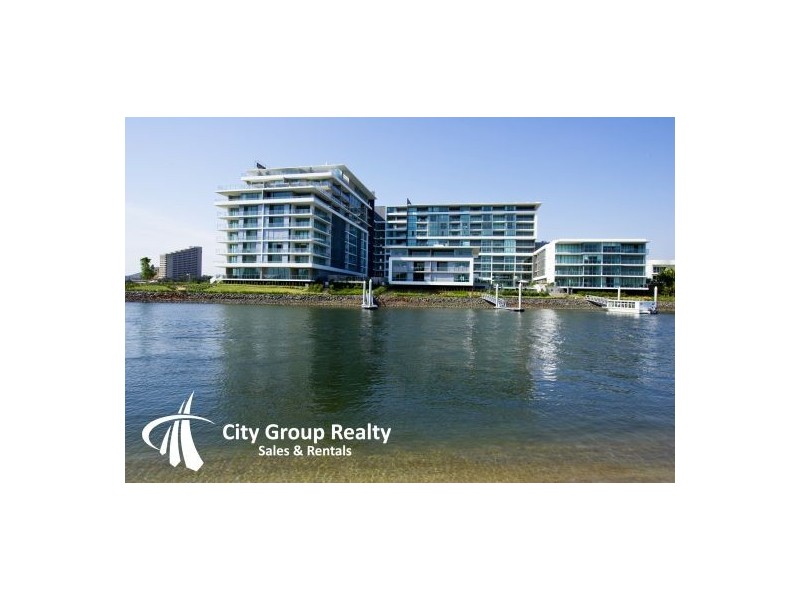 33 T E Peters Drive, Broadbeach Waters QLD 4218