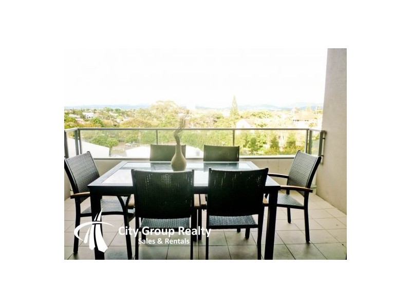 33 T E Peters Drive, Broadbeach Waters QLD 4218