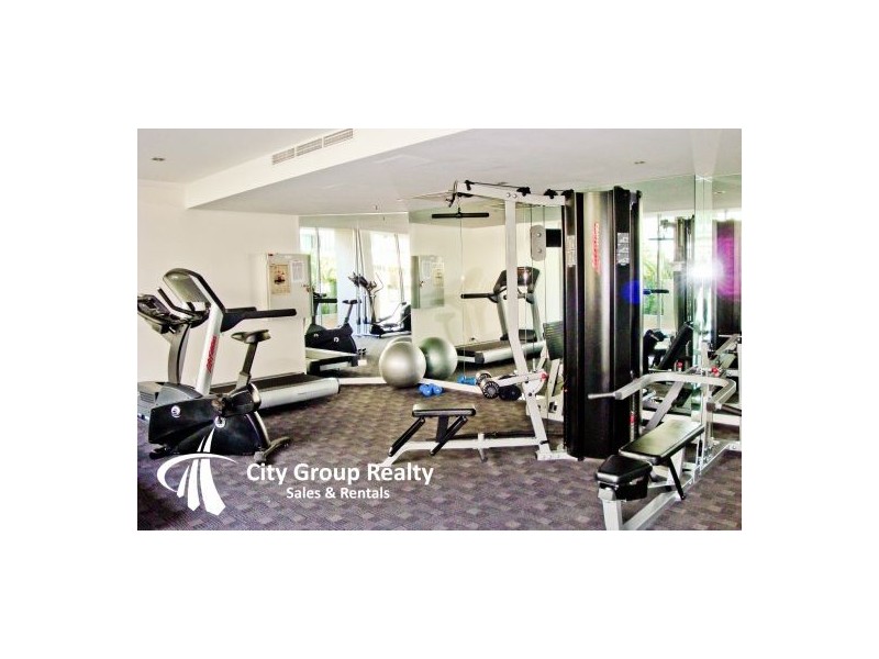 33 T E Peters Drive, Broadbeach Waters QLD 4218