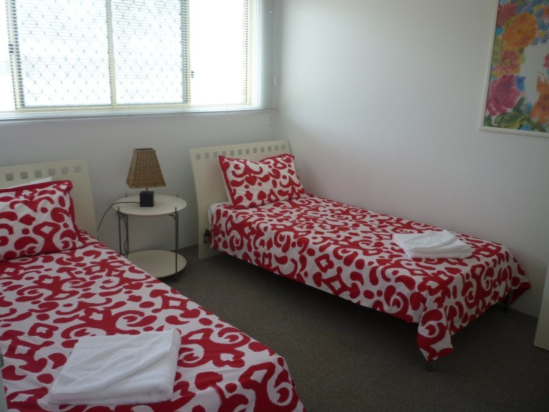 122 Marine Parade, Miami QLD 4220