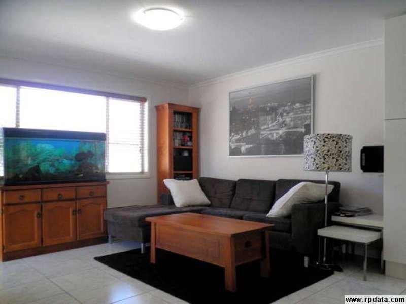 2/35 Burra Street, Chevron Island QLD 4217