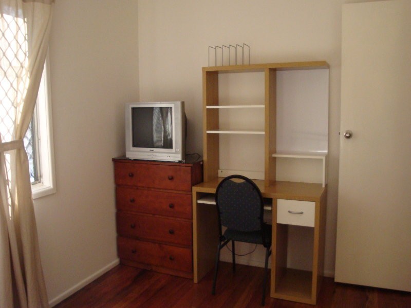 19 Darrambal Street, Surfers Paradise QLD 4217