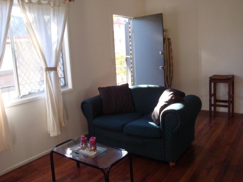 19 Darrambal Street, Surfers Paradise QLD 4217