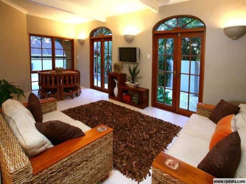 17 Dunbarton Avenue, Bundall QLD 4217