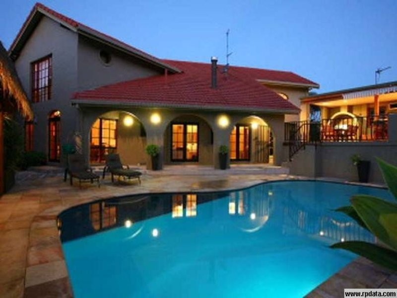 17 Dunbarton Avenue, Bundall QLD 4217