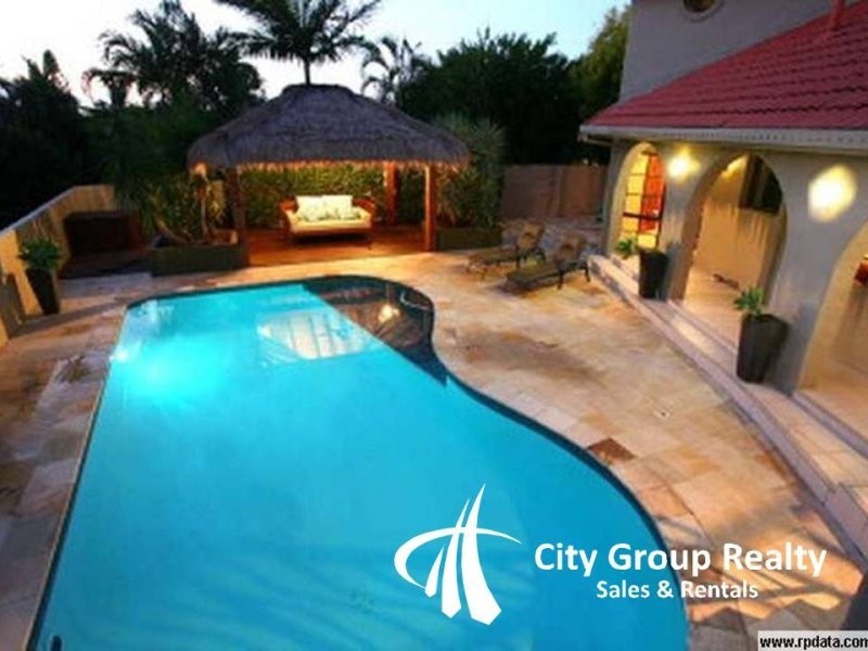 17 Dunbarton Avenue, Bundall QLD 4217