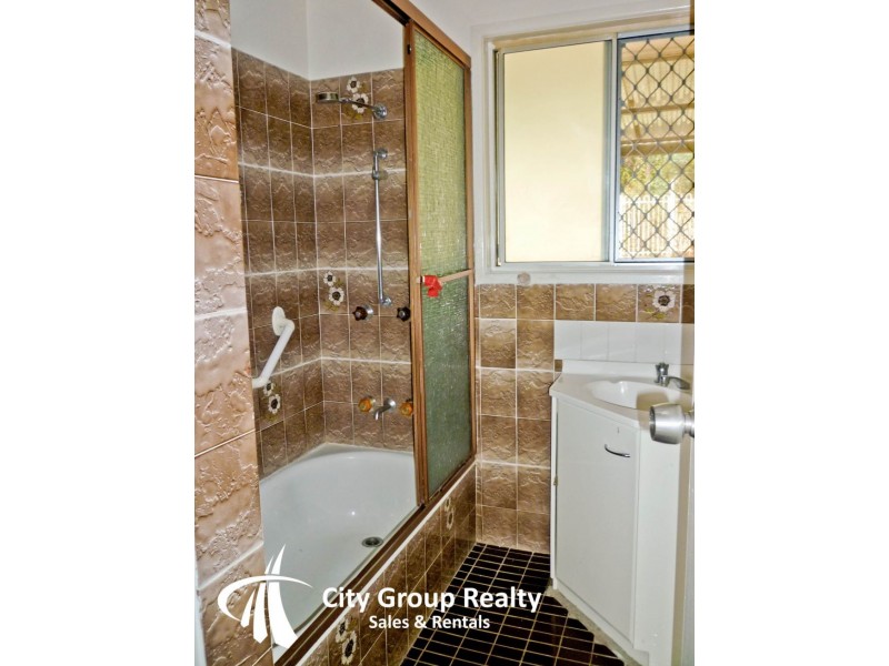 170 Currumburra Road, Ashmore QLD 4214