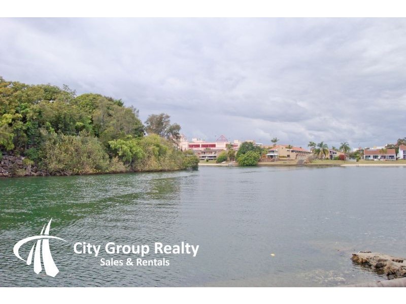 Broadbeach Waters QLD 4218