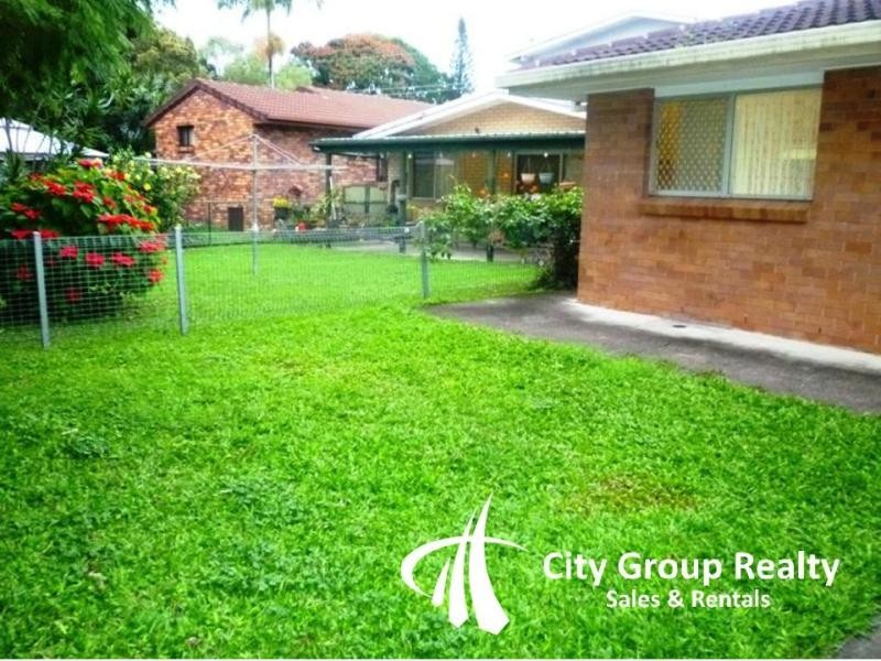 27 Albion Avenue, Miami QLD 4220