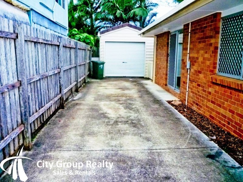 27 Albion Avenue, Miami QLD 4220