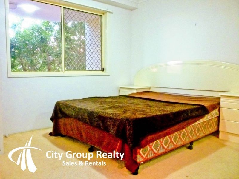 74 Thomas Drive, Chevron Island QLD 4217