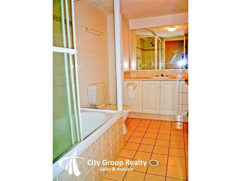 74 Thomas Drive, Chevron Island QLD 4217