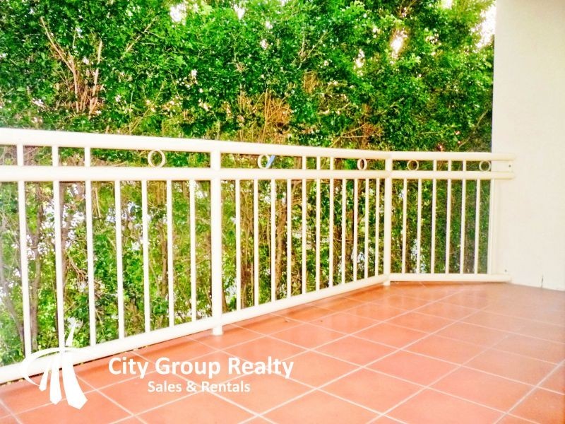 74 Thomas Drive, Chevron Island QLD 4217