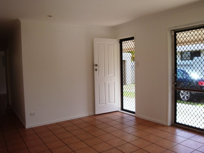 27 Savoy Drive, Broadbeach Waters QLD 4218