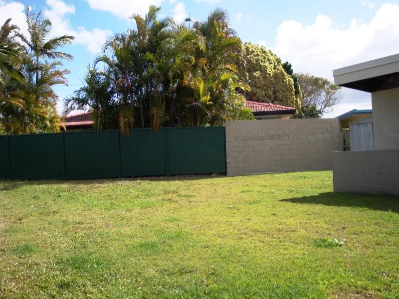 27 Savoy Drive, Broadbeach Waters QLD 4218