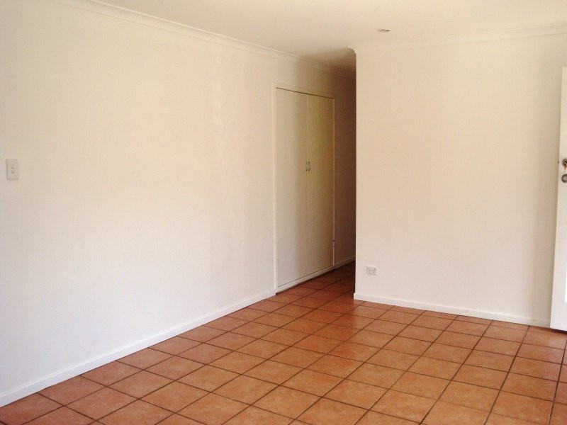 27 Savoy Drive, Broadbeach Waters QLD 4218