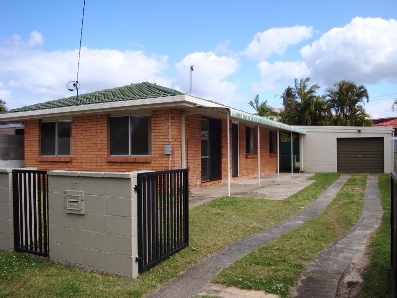 27 Savoy Drive, Broadbeach Waters QLD 4218