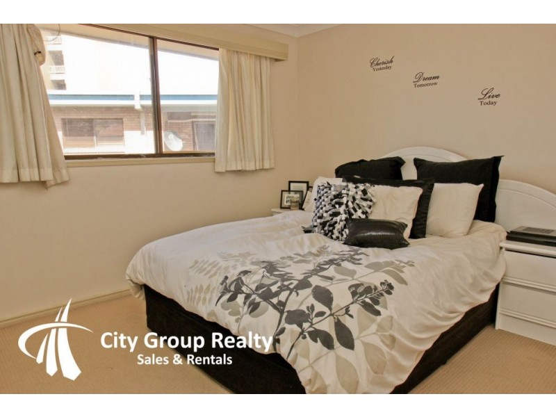 5 Old Burleigh Road, Broadbeach QLD 4218